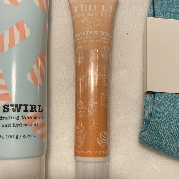 Beauty Bundle of Self Care Items - Picture 4 of 9